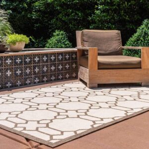 Unique Loom Outdoor Trellis Collection Area Rug - Geometric (6' 1" x 9' Rectangle, Beige/ Brown)