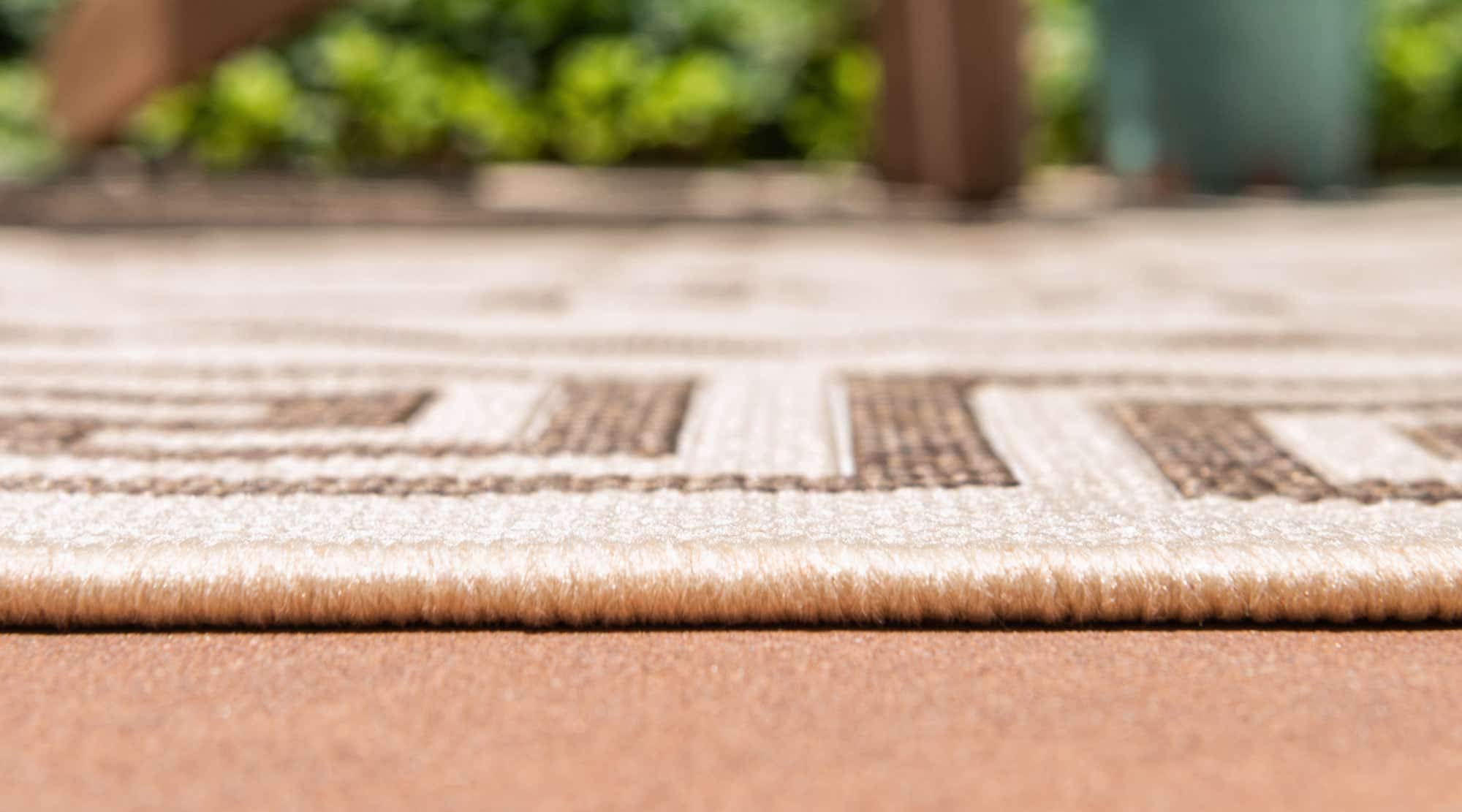 Unique Loom Outdoor Trellis Collection Area Rug - Stars (6' 1" x 9' Rectangle, Beige/ Brown)