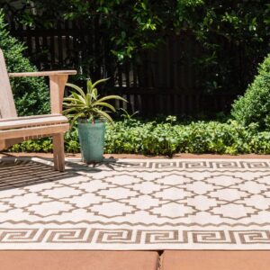 Unique Loom Outdoor Trellis Collection Area Rug - Stars (6' 1" x 9' Rectangle, Beige/ Brown)