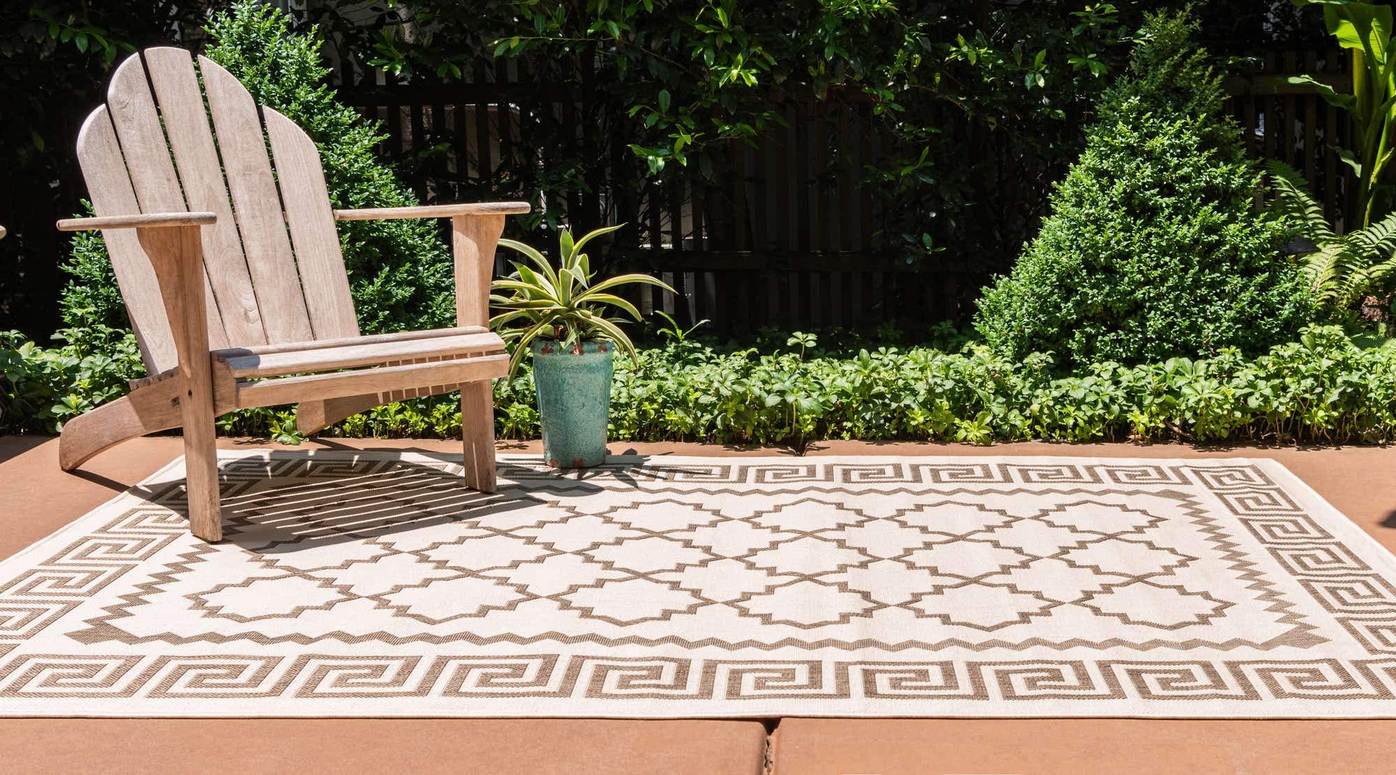 Unique Loom Outdoor Trellis Collection Area Rug - Stars (6' 1" x 9' Rectangle, Beige/ Brown)