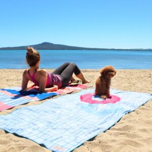 Super Maneuver Microfiber Beach Towel & Bag. Lightweight, Compact & Quick-Dry. For Travel, the Beach, Pool, Gym, Yoga & Camping. Extra Large (71x35.5), Tropical Leaves