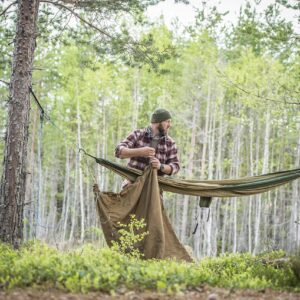 Helikon-Tex Swagman Roll Military Poncho, Bushcraft Line - Multi-Purpose Rain Poncho & Emergency Poncho - Survival and Military Gear - Woobie Blanket & Jacket (Coyote)