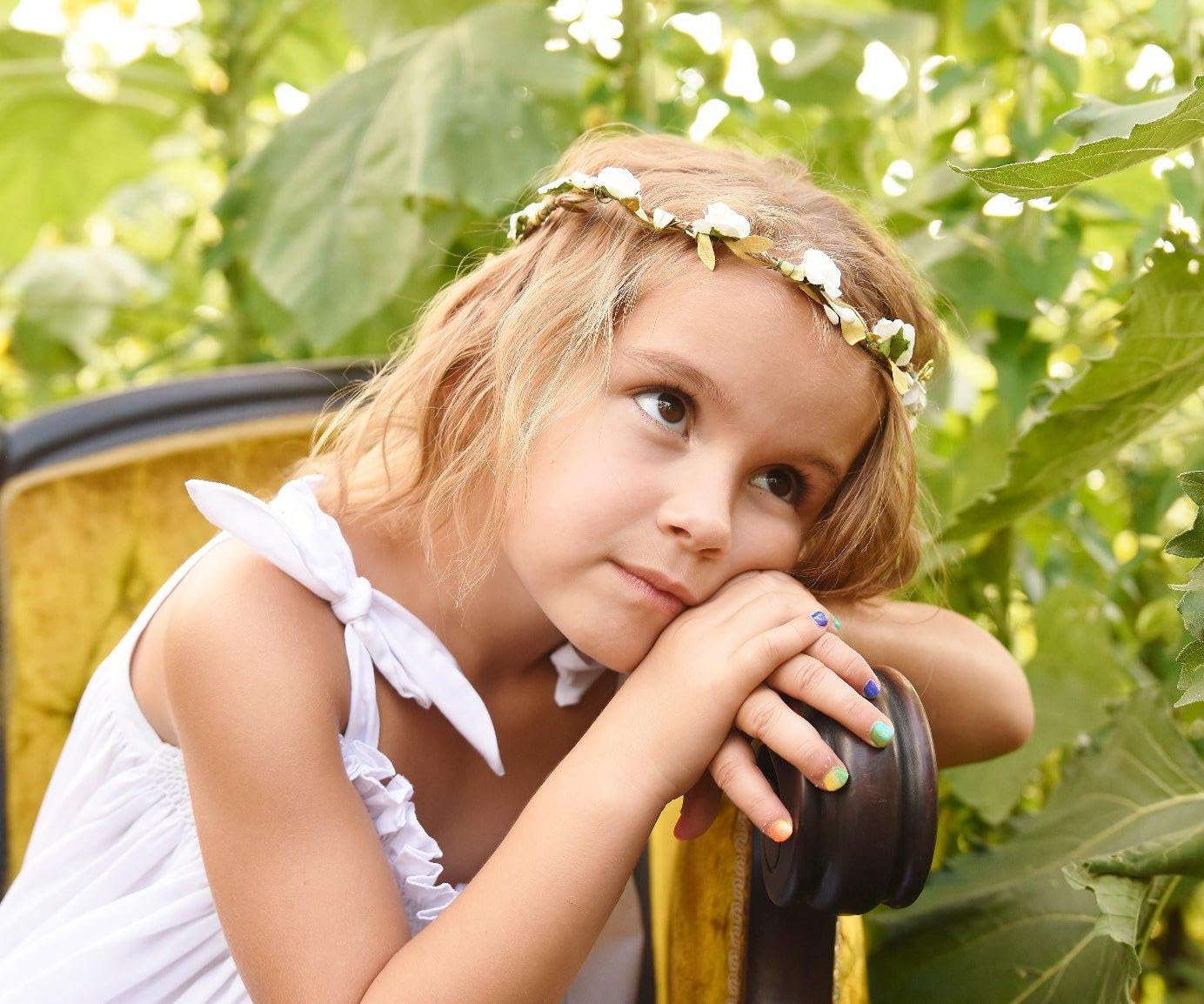 DDazzling Flower Crown Floral Wreath Headband Floral Garland Headbands photo props (Ivory and Gold)