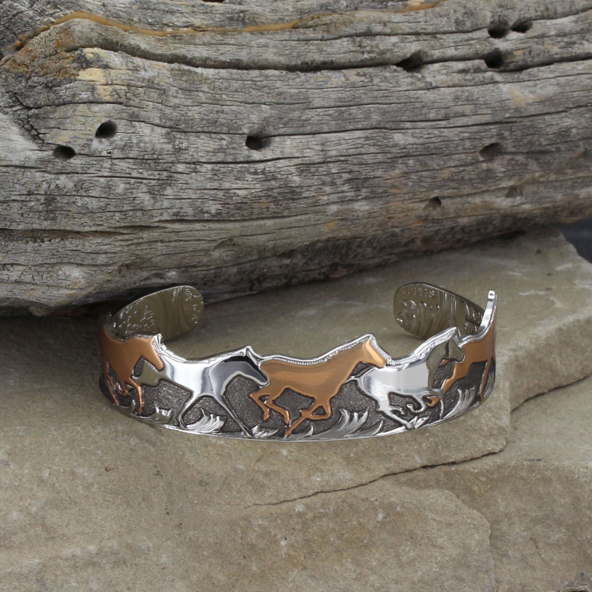 Montana Silversmiths Women's Southwest Lifestyle Cuff Bracelet (Horses of a Different Color)