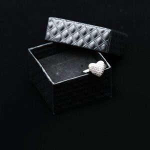 Uloveido Love Heart Jewelry Micro Pave Platinum Plated Rings for Women Wedding Jewellery Acessories (Size 6) J070