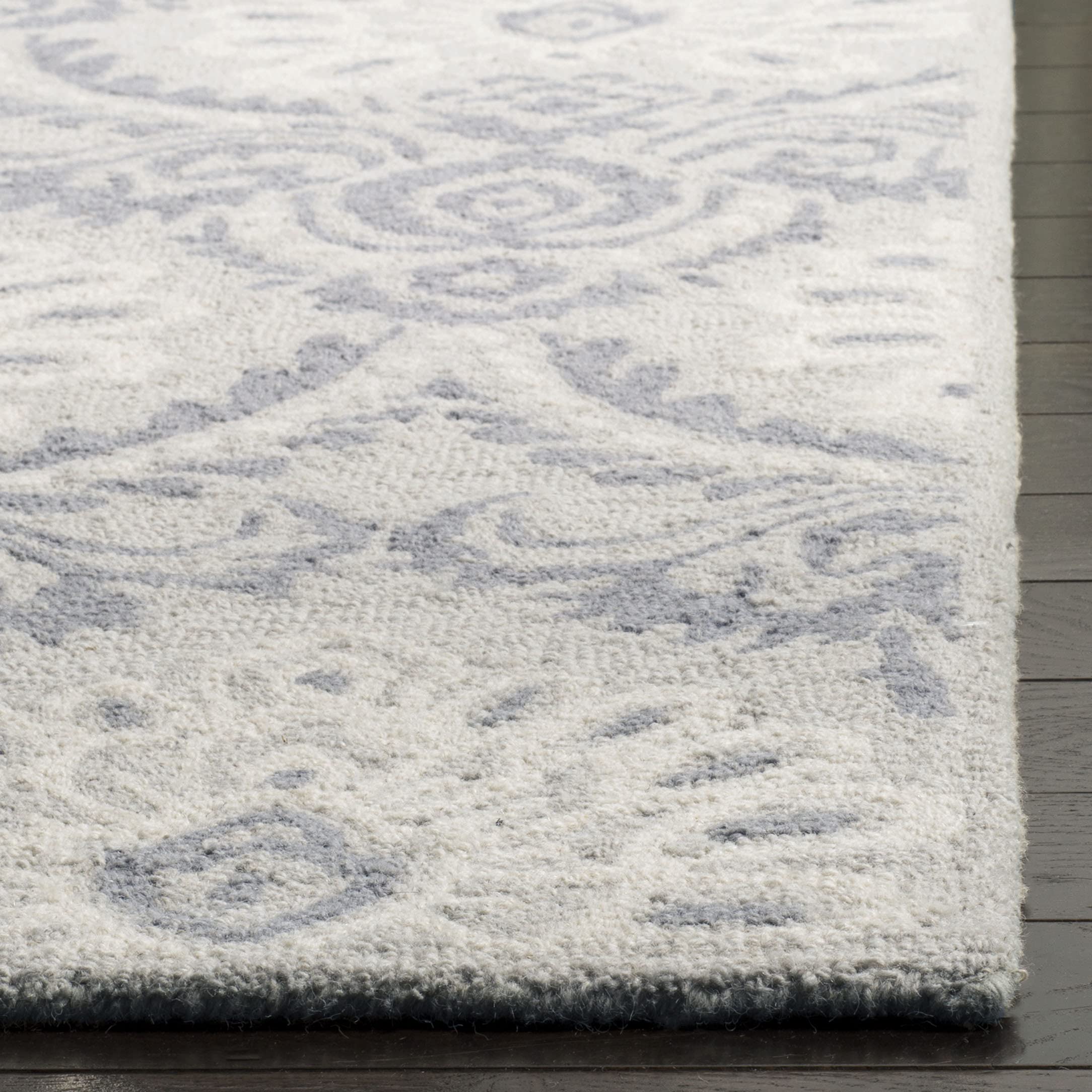 SAFAVIEH Blossom Collection 5' x 8' Light Grey/Ivory BLM106A Handmade Premium Wool Area Rug