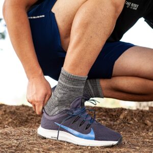 u&i Men's Performance Cushion Cotton Athletic Quarter Crew Socks