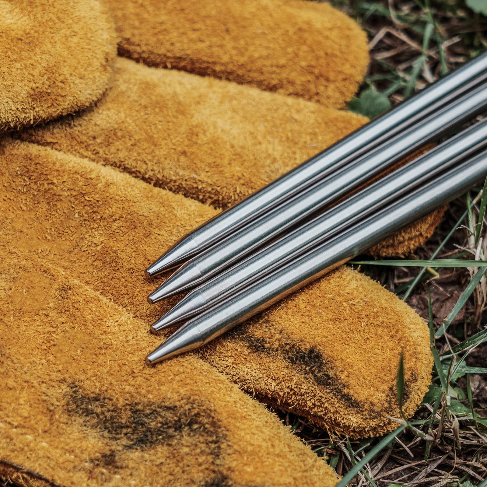 iBasingo 8pcs/lot Titanium Alloy Pegs 16.5cm Camping Tent Stakes Portable Tent Nails for Picnic Hiking Backpacking Ti4005P