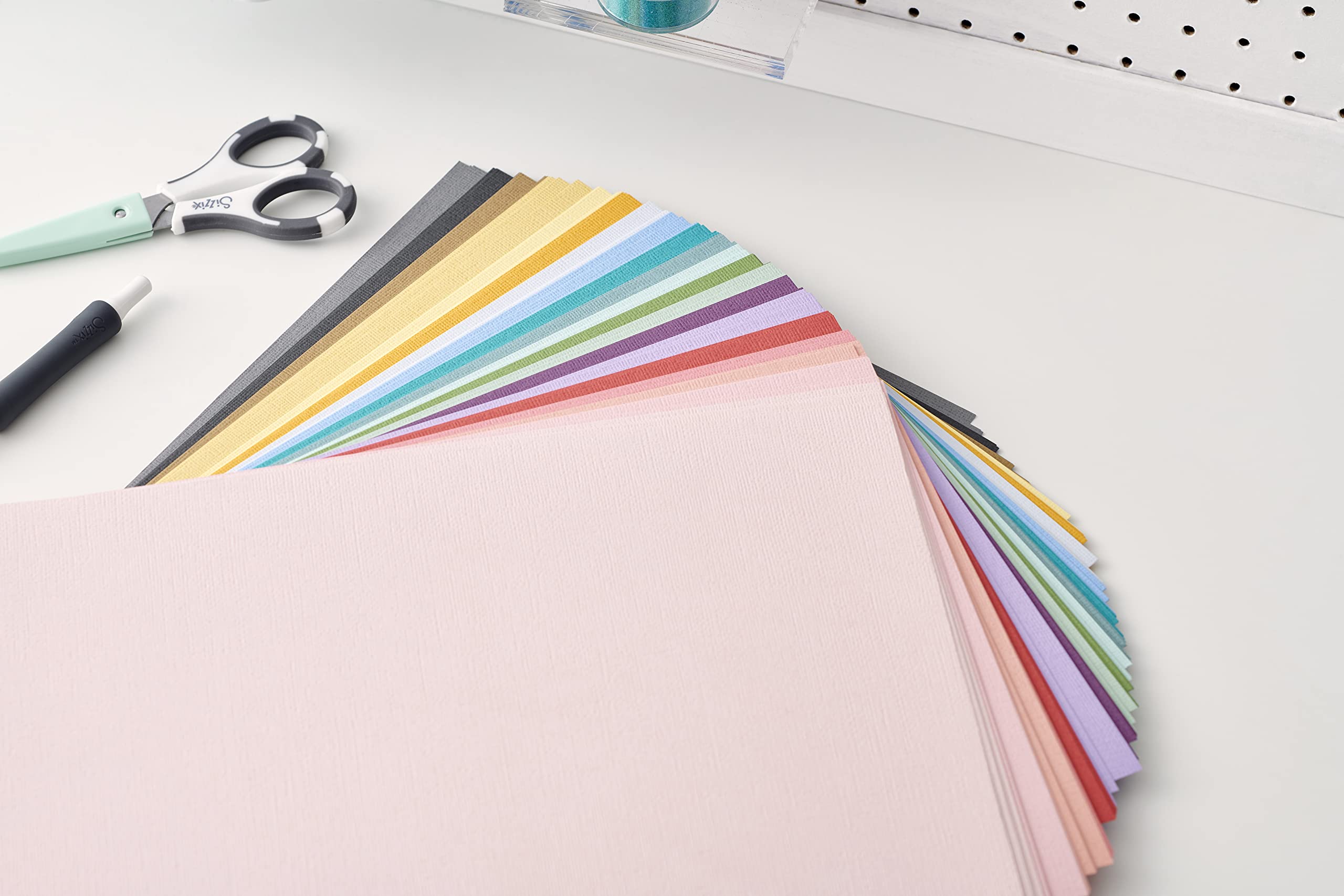 Sizzix, 80 Pack, Surfacez-Cardstock, 8 1/4" x 11 3/4", 20 Assorted Colors, 80 Sheets, 663007, 29.7 x 20 x 2.29cm, Bold