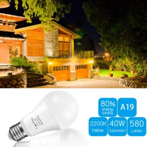 ProPOW Amber Yellow LED Light Bulb, 7W Dusk to Dawn Bulbs 40W Equivalent A19 Auto on/Off LED Bulbs Outdoor Lights 580 Lumens Porch Lights(Non-Dimmable,E26,2200K,2 Pack)