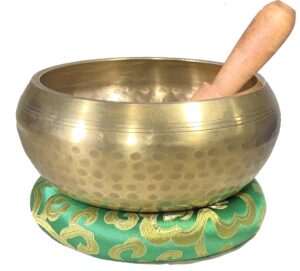 5 gold tibetan meditation yoga singing bowl set (large) ~live fully now ~ tuned to b ~ hand hammered antique healing bowl design ~wood striker ~ himalayan bowl for meditation, hand yoga, and chakra