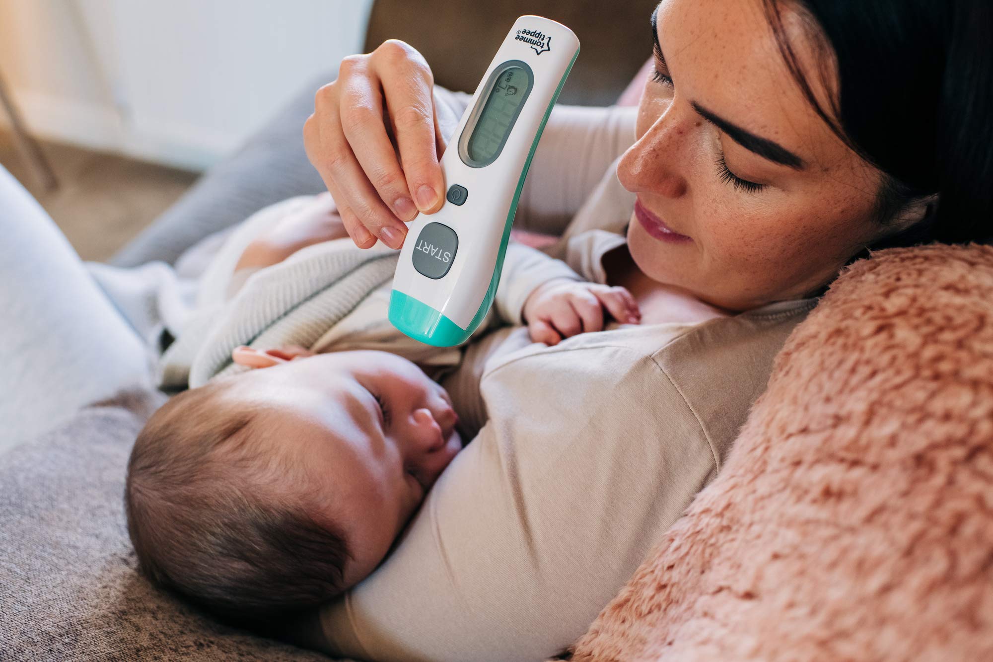 Tommee Tippee Digital No Touch Forehead Thermometer for Baby | Fast 2 Second Results | Fever Indicator | Memory Function