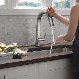 Delta Faucet Pivotal Touch Kitchen Faucet Brushed Nickel, Kitchen Faucets with Pull Down Sprayer, Kitchen Sink Faucet, Touch Faucet for Kitchen Sink, Touch2O Technology, Arctic Stainless 9193T-AR-DST