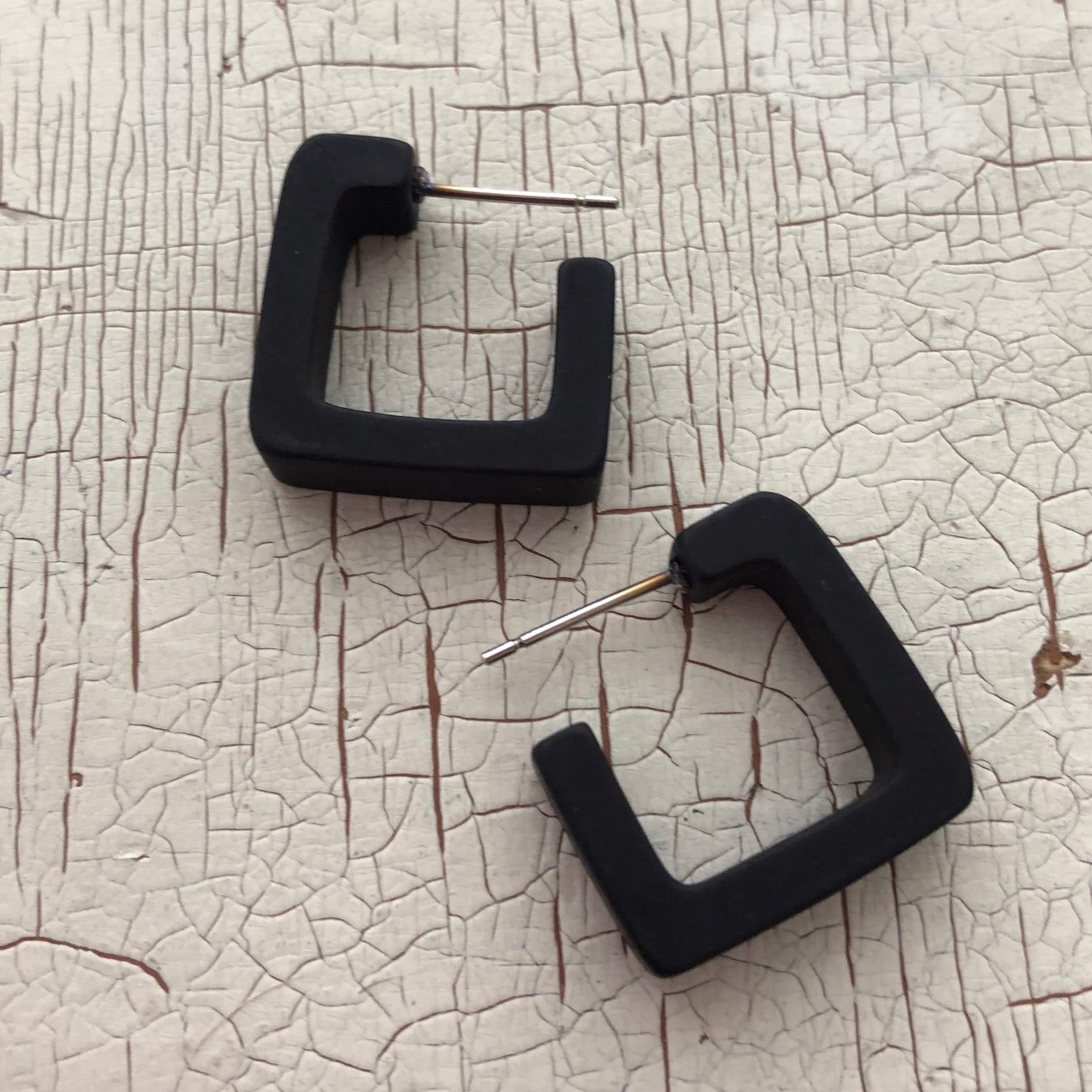 Black Frosted Small Geometric Square Hoop Earrings - SQSM-BK-1