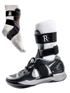 protekt motion - r3 strut high performance sports ankle brace; 3x the ankle roll resistance of old-style lace-up & stirrup braces (left, medium)