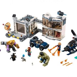 LEGO Marvel Avengers Compound Battle 76131 Building Set Includes Toy Car, Helicopter, and Popular Avengers Characters Iron Man, Thanos and More (699 Pieces)