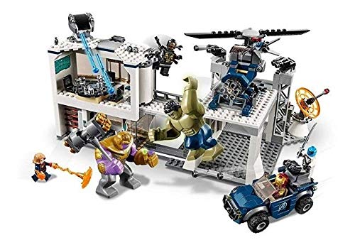 LEGO Marvel Avengers Compound Battle 76131 Building Set Includes Toy Car, Helicopter, and Popular Avengers Characters Iron Man, Thanos and More (699 Pieces)