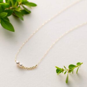 Japanese 4.5-5.5mm Akoya Cultured Pearl Pendant Necklace for Women with 18K Yellow Gold | Elegant Design Excellent Gift | Pearl Necklace