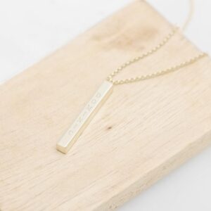 EVE'S ADDICTION Custom Engraved Gold Tone Vertical Name Bar Necklace, 16" Long Chain - Personalized Pillar Necklace - Family Necklace - Gift for Mom - Gifts for Mom