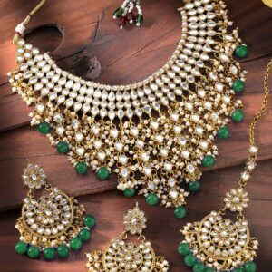 Aheli Elegant Indian Wedding Wear Faux Kundan Studded Choker Necklace with Maang Tikka Set Ethnic Fashion Jewelry for Women (Green Kundan & Pearl Drop)