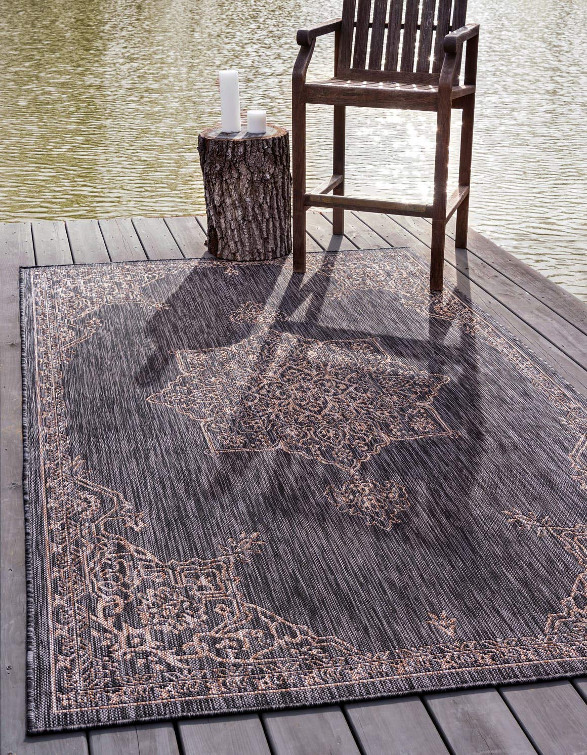 Unique Loom Outdoor Traditional Collection Area Rug - Antique (4' 1" x 6' 1" Rectangle, Charcoal Gray/ Natural)