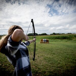 Barnett Vertigo Compound Bow, Youth Bow Ages 7-10, with 2 Junior Arrows, Arrow Rest, Mossy Oak Bottomland Camo