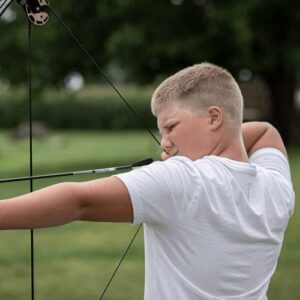 Barnett Vertigo Compound Bow, Youth Bow Ages 7-10, with 2 Junior Arrows, Arrow Rest, Mossy Oak Bottomland Camo