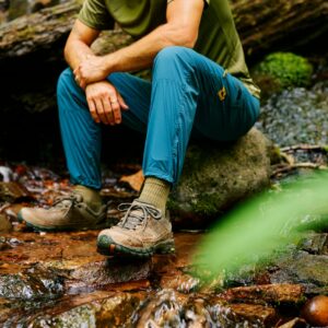 Vasque Men's Talus Low Waterproof Hiking Shoe, Brown Olive/Ginger, 9 Medium