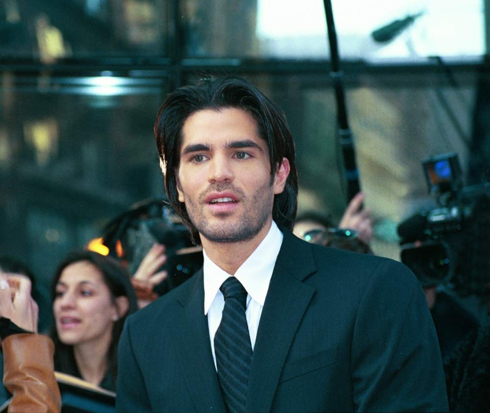 Posterazzi Poster Print Collection Eduardo Verastegui at Premiere of Chasing Papi Ny 4142003 by Janet Mayer Celebrity (10 x 8)