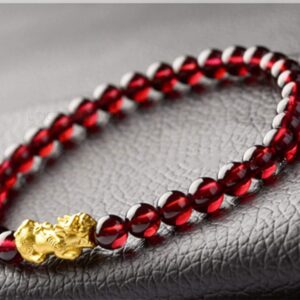 MANRUO Feng Shui The Best Prosperity Red Bead Garnet Bracelet with One Golden Pi Xiu/Pi Yao Lucky Wealthy Amulet Brecelet Jewelry