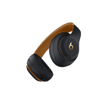 Beats Studio3 Wireless Over-Ear Headphones The beats Skyline Collection - Midnight Black (Renewed)