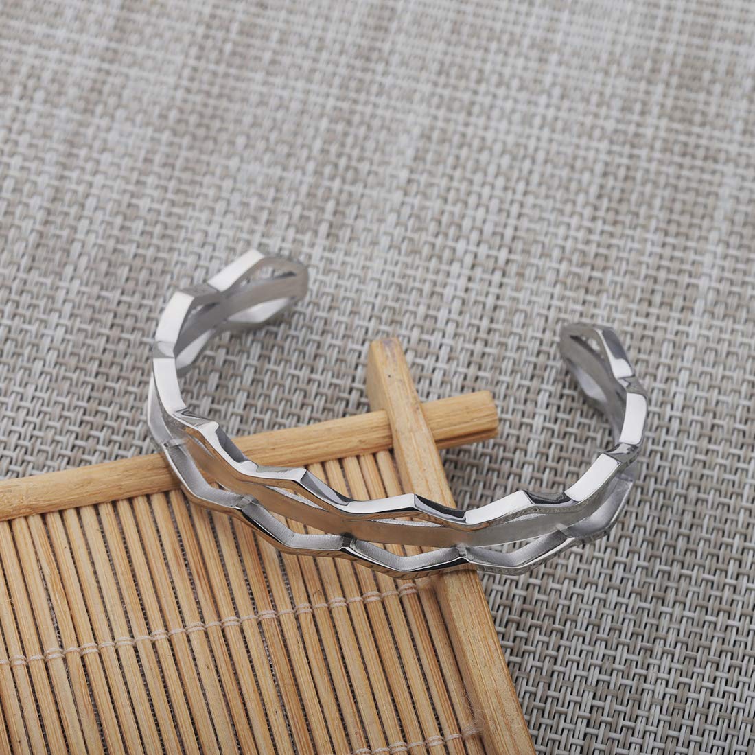 Zuo Bao Grooved Hair Tie Bracelet Stainless Steel Hollow Groove Cuff Bracelets Rubber Band Holder Bangle for Women (Silver)