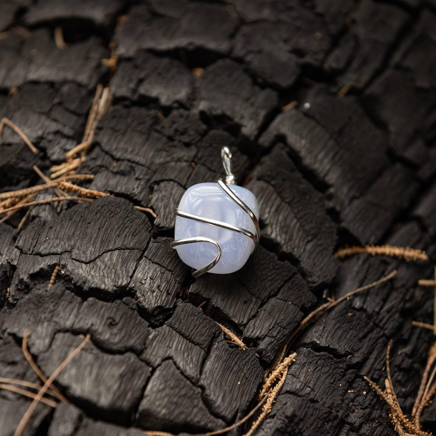 Ayana Crystals Blue Lace Agate Healing Necklace - Handcrafted with Ethically Sourced Crystals - Balances Throat and Third Eye Chakras - Birthstone for September - Zodiac Sign: Pisces