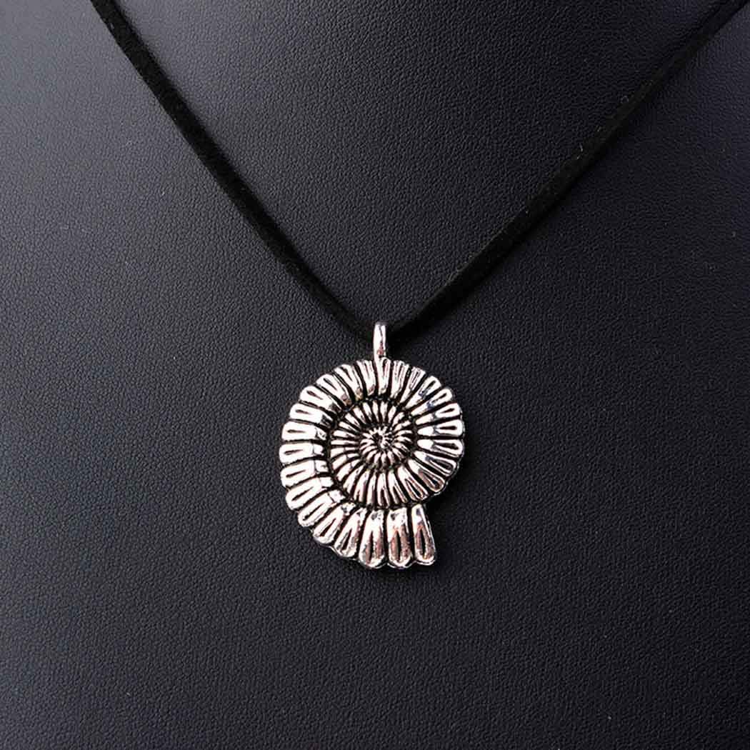 Tgirls Boho Conch Shell Necklace Chain Seashell Pendant Necklace Vintage Leather Suede Choker Necklaces for Women (Silver)