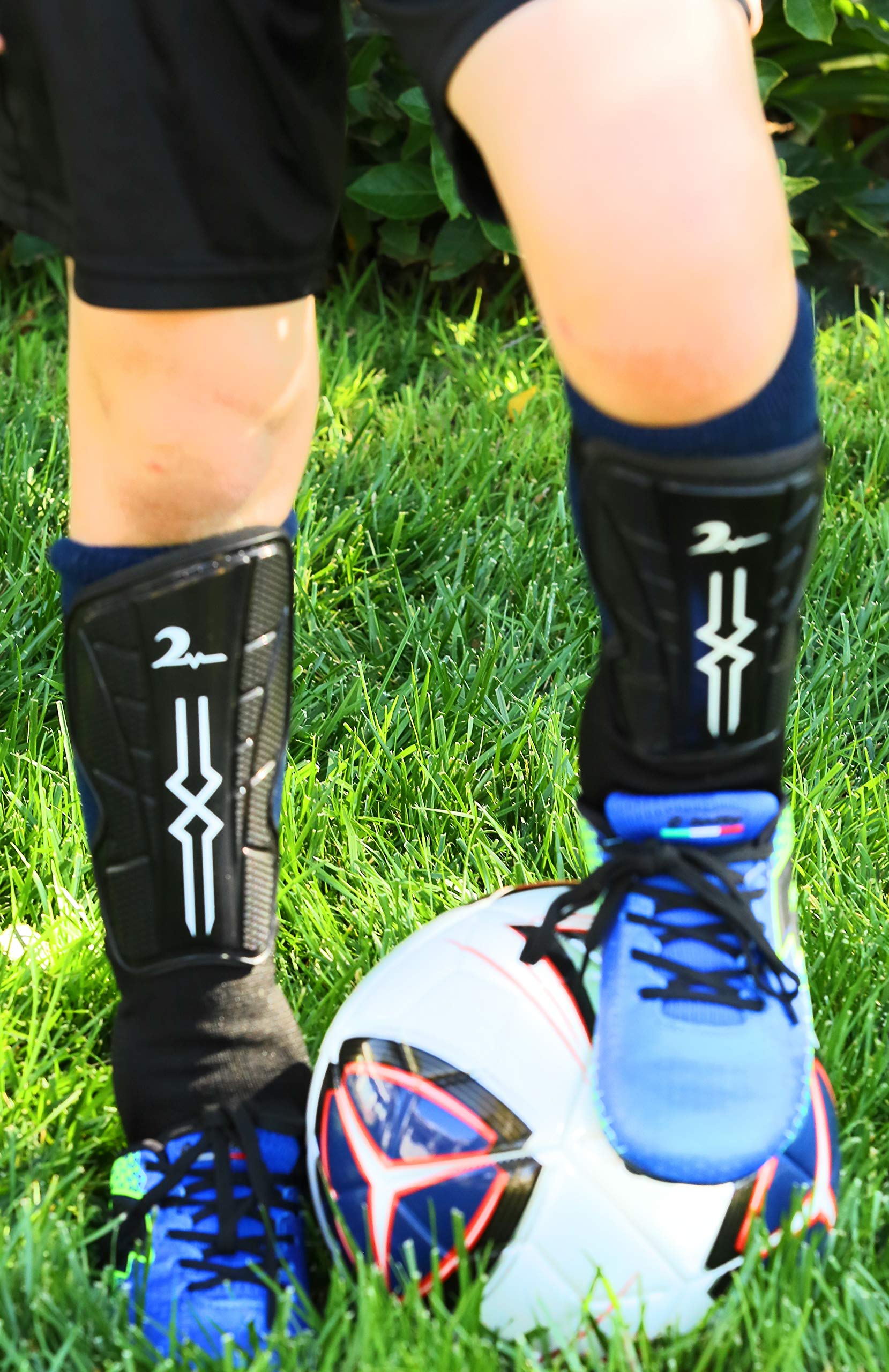 Kids Soccer Shin Guards with Adjustable Straps. Fits Ages 4-7. Black