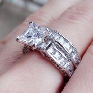 Luxury and Shining 2-in-1 Womens Vintage White Diamond Silver Engagement Wedding Band Ring Set