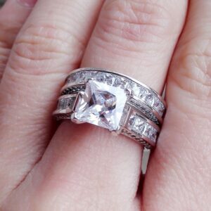 Luxury and Shining 2-in-1 Womens Vintage White Diamond Silver Engagement Wedding Band Ring Set