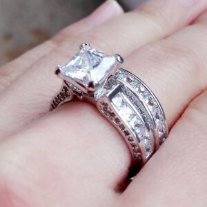 Luxury and Shining 2-in-1 Womens Vintage White Diamond Silver Engagement Wedding Band Ring Set