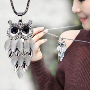 Ailiessy Dainty Crystal Owl Necklace Long Sweater Chain Rhinestone Owl Bird Necklace Pendant for Women(Black)