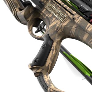 Barnett Whitetail Hunter Crossbow, with 4x32mm Multi-Reticle Scope, 2 Arrows, Lightweight Quiver, STR with Crank Device