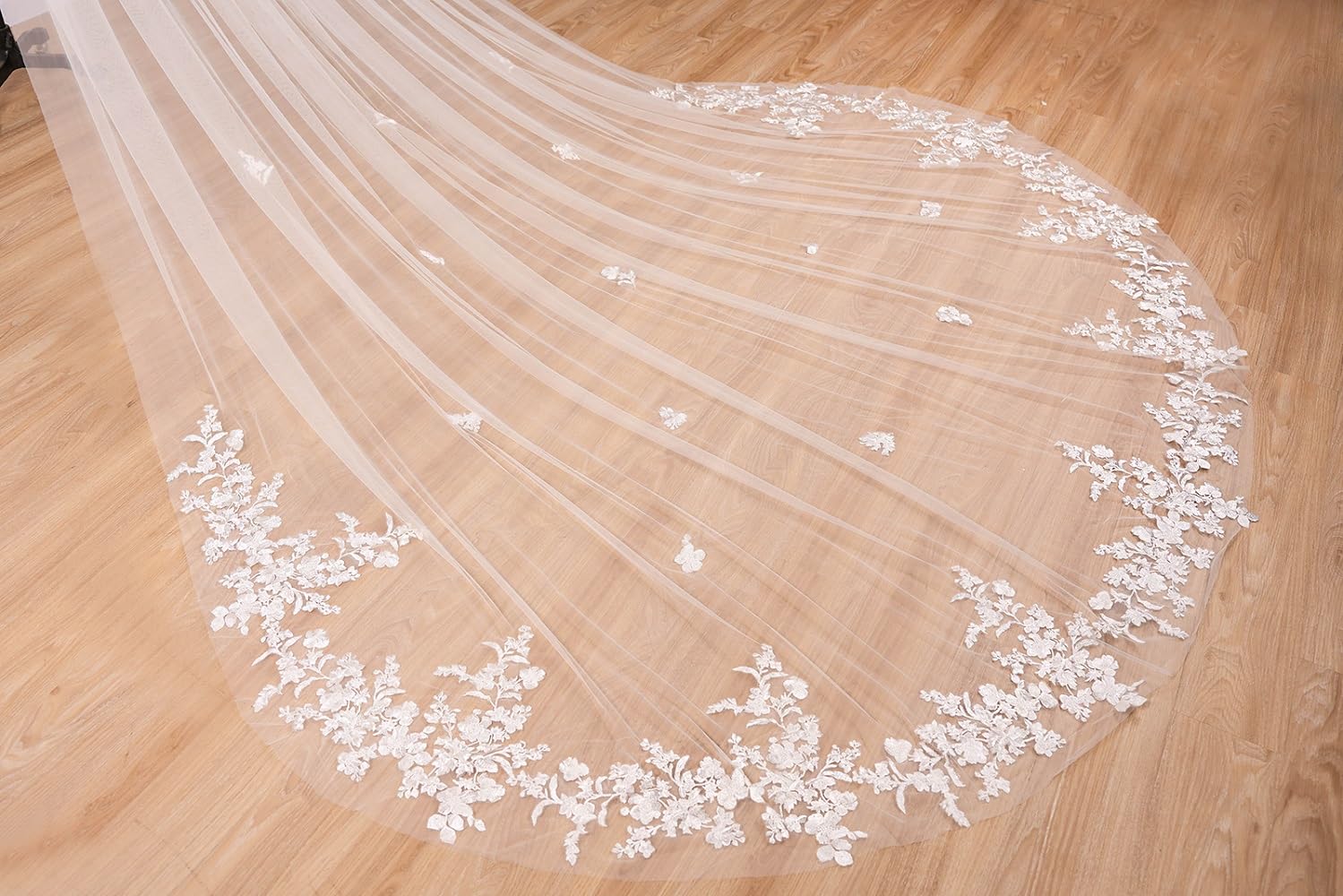 ELAWBTY 1 Tier Floral Lace Wedding Bridal Veil For Bride 3 M White Cathedral Length