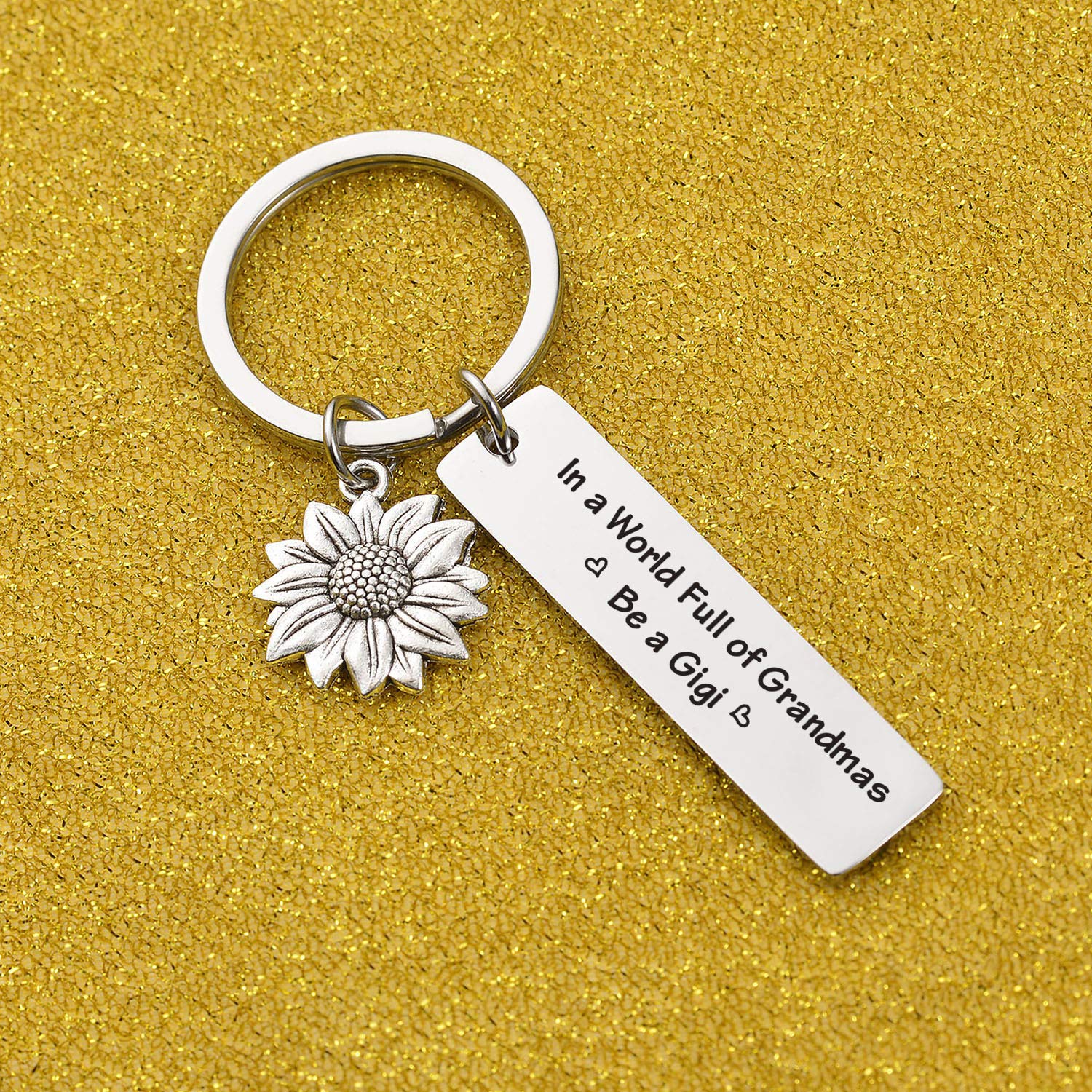 7RVZM Gigi Gifts for Grandma Birthday Keychain Gigi Keychains for Granny Gifts for Women Grandma Mothers Day Gifts for Grandma Gifts from grandkids for Grandmother Keychain from Grandson