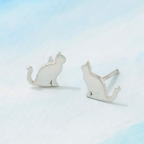 Boma Jewelry Sterling Silver Sitting Cat Stud Earrings