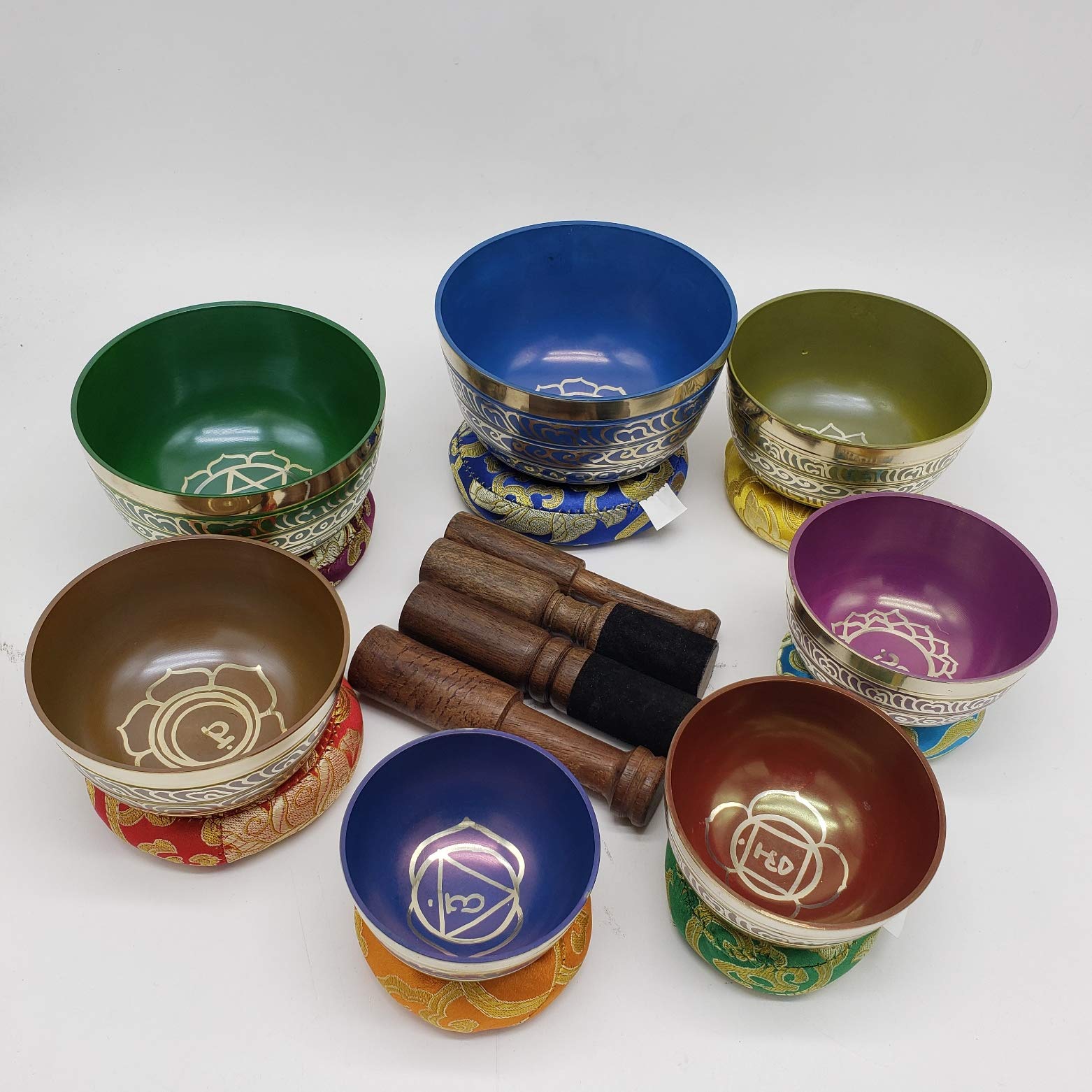 Khusi Tibetan Singing Bowl Set of 7, Handmade, 7 Colors Singing Bowl, Chakra healing, Relaxation, Stress Relief and Spiritual Singing Bowl, Comes w/silk cushions, 4 sticks and Brocade Box