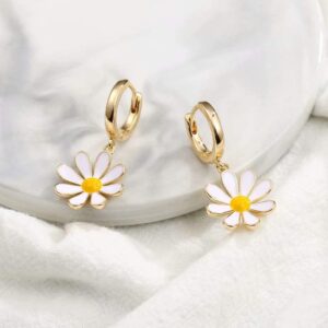 Memorjew Daisy Huggie Hoop Earrings for Women, 925 Sterling Silver Post Tiny Dainty Daisy Flower Dangle Earrings Hypoallergenic Gold Huggie Earrings for Women Jewelry Gifts