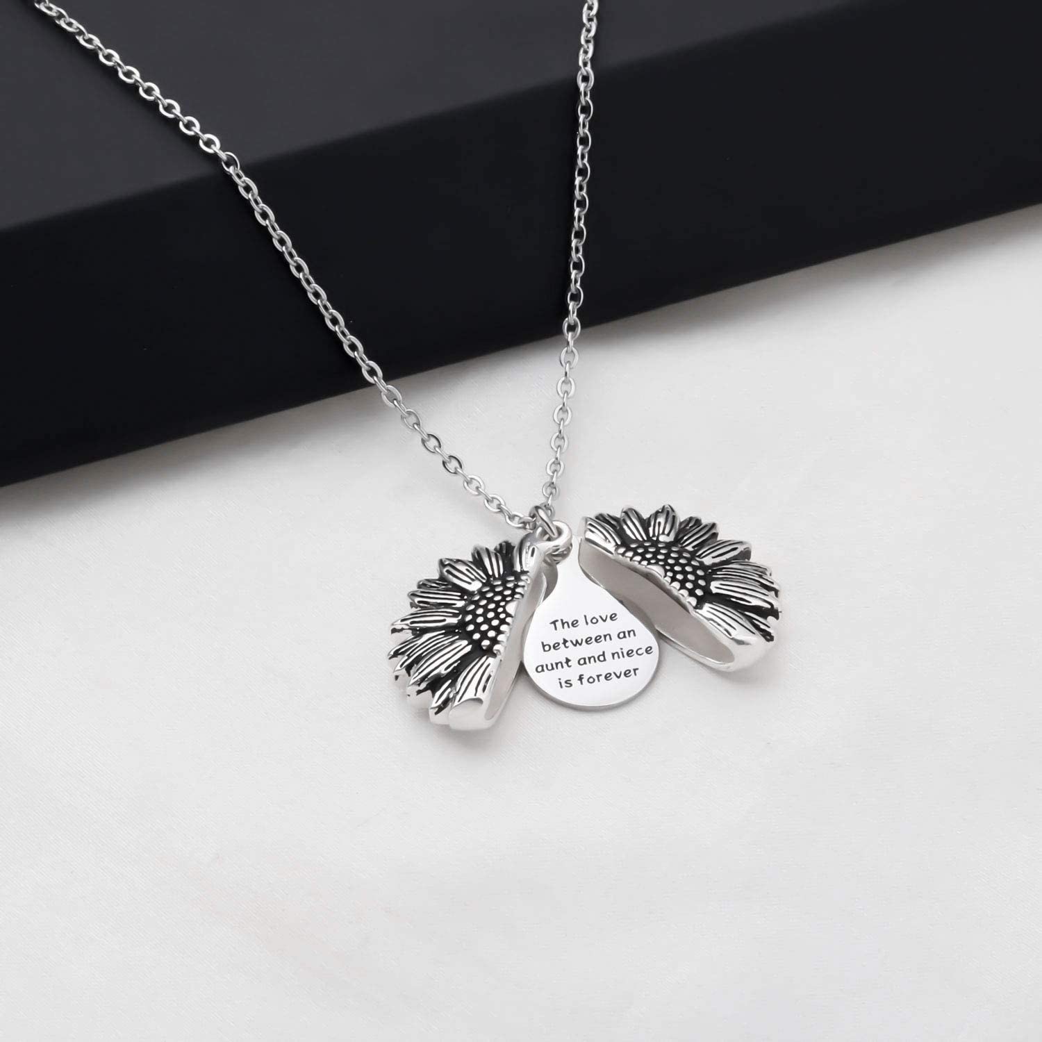 WUSUANED Aunt And Niece Gift The Love Between An Aunt And Niece Is Forever Necklace Sun Flower Pendant Necklace Relationship Jewelry (aunt and niece necklace)