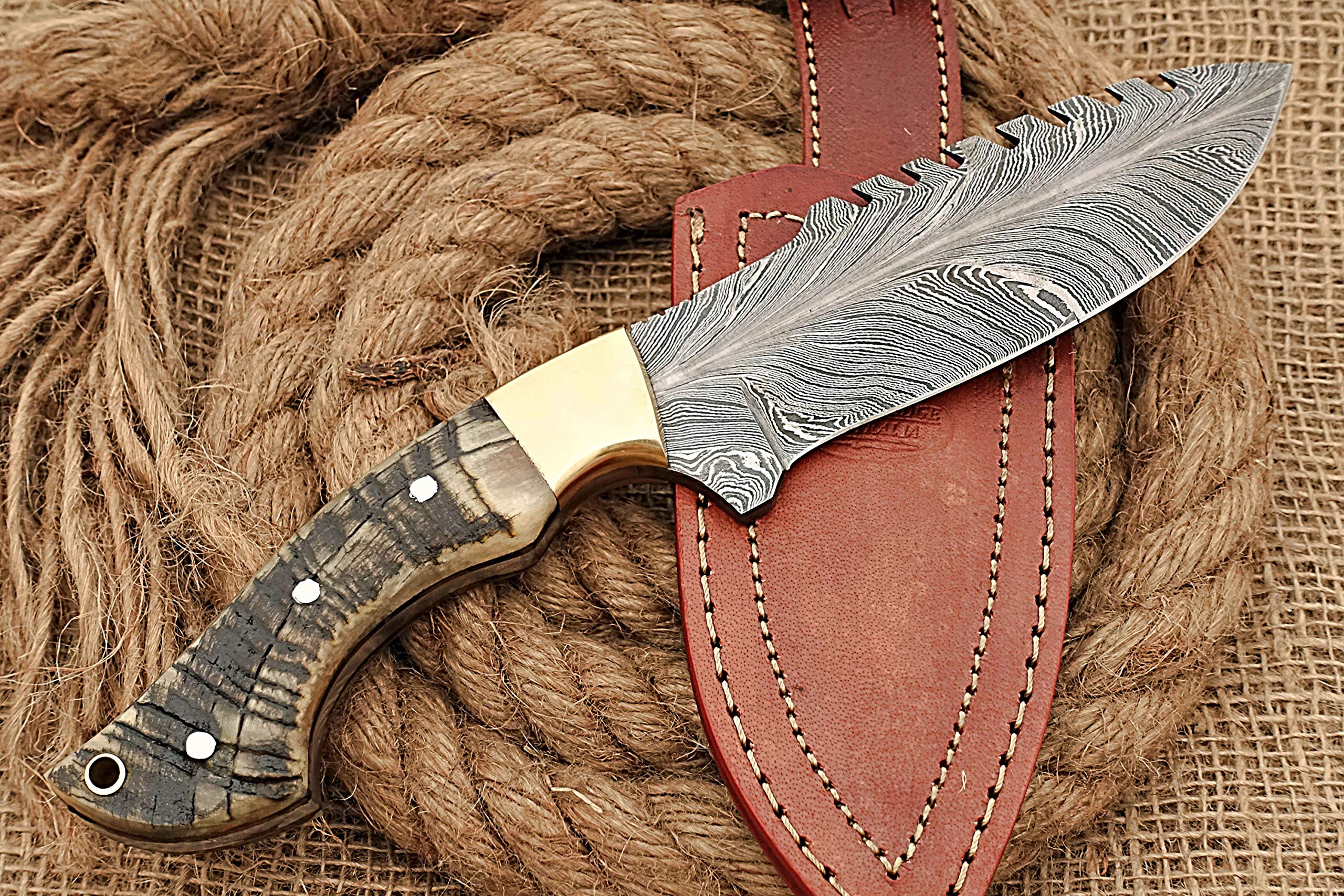 HUNTEX Unique Custom Handmade Hand-Forged New Feather Pattern Damascus Steel 9.5 Inch Long Full Tang Ram Horn Handle Razor Sharp Hunting Camping Knife with Genuine Leather Sheath