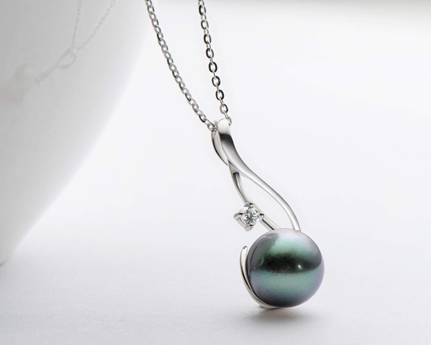 DENGGUANG Tahitian Black Pearl Necklace Genuine 9.5-10mm Round South Sea Cultured Pearl Pendant 18K Gold Plated 925 Sterling Silver- Jewelry Gifts for Women Wife Mom Daughter