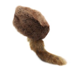 surell - coonskin davy crockett hat - plush soft faux fur crown - daniel boone outdoorsman adventure cap - cabin décor raccoon tail hat (brown)