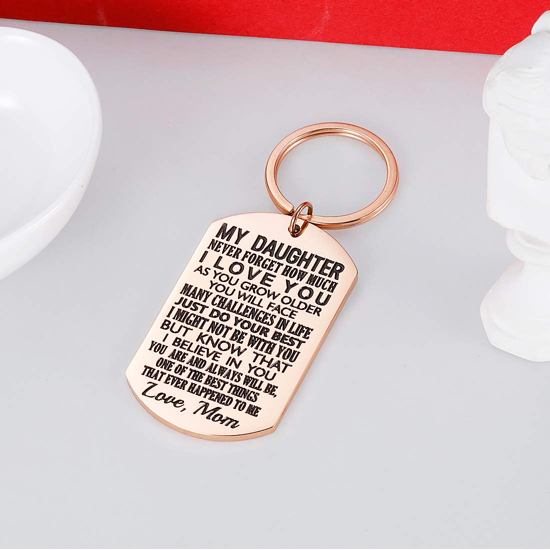 Daughter Gift from Mom Inspirational Keychain Gifts for Adult Teen Girl Women Birthday Valentines Day Mother's Day Graduation Gift to Daughter from mummy Mother in Law Stepmom i Love You (Rose Gold)